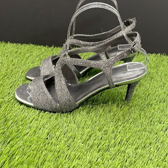 Bandolino Pewter Tamara Sandals - Picture 4 of 10